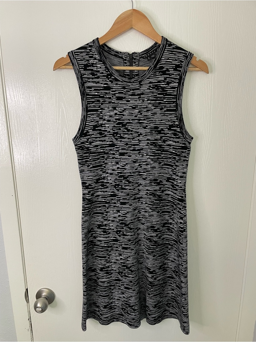 Theory Petite Sleeveless Knit Sheath Dress Black White Stretch PS